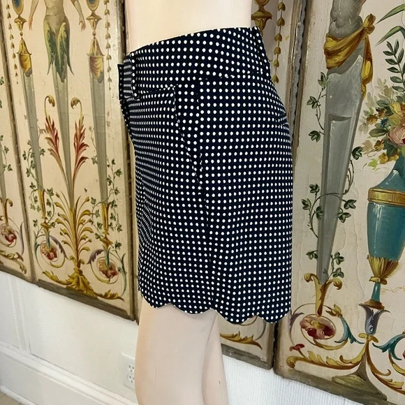 Anne Taylor Black and White Polka Dot shorts size 4 - Picture 2 of 8